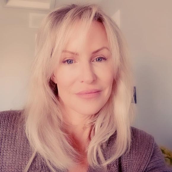 Meet your Posher, Andrea - Picture 1 of 1